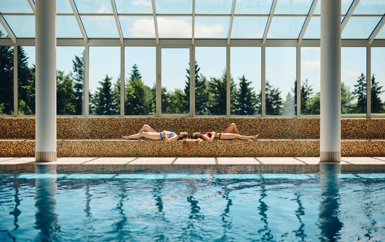 Pohorje Village Wellbeing Resort - Forest Apartments Videc Hocko Pohorje Bagian luar foto