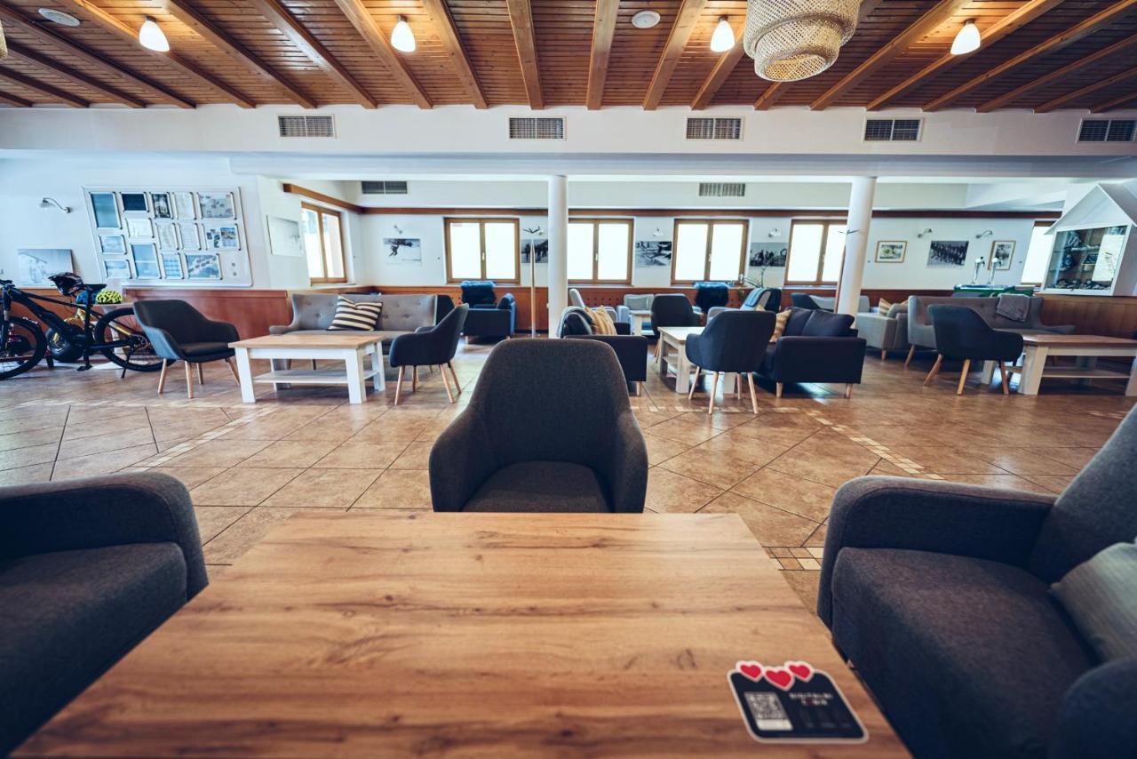 Pohorje Village Wellbeing Resort - Forest Apartments Videc Hocko Pohorje Bagian luar foto