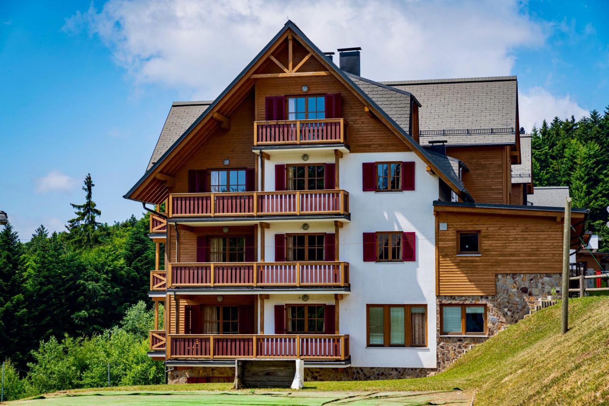 Pohorje Village Wellbeing Resort - Forest Apartments Videc Hocko Pohorje Bagian luar foto