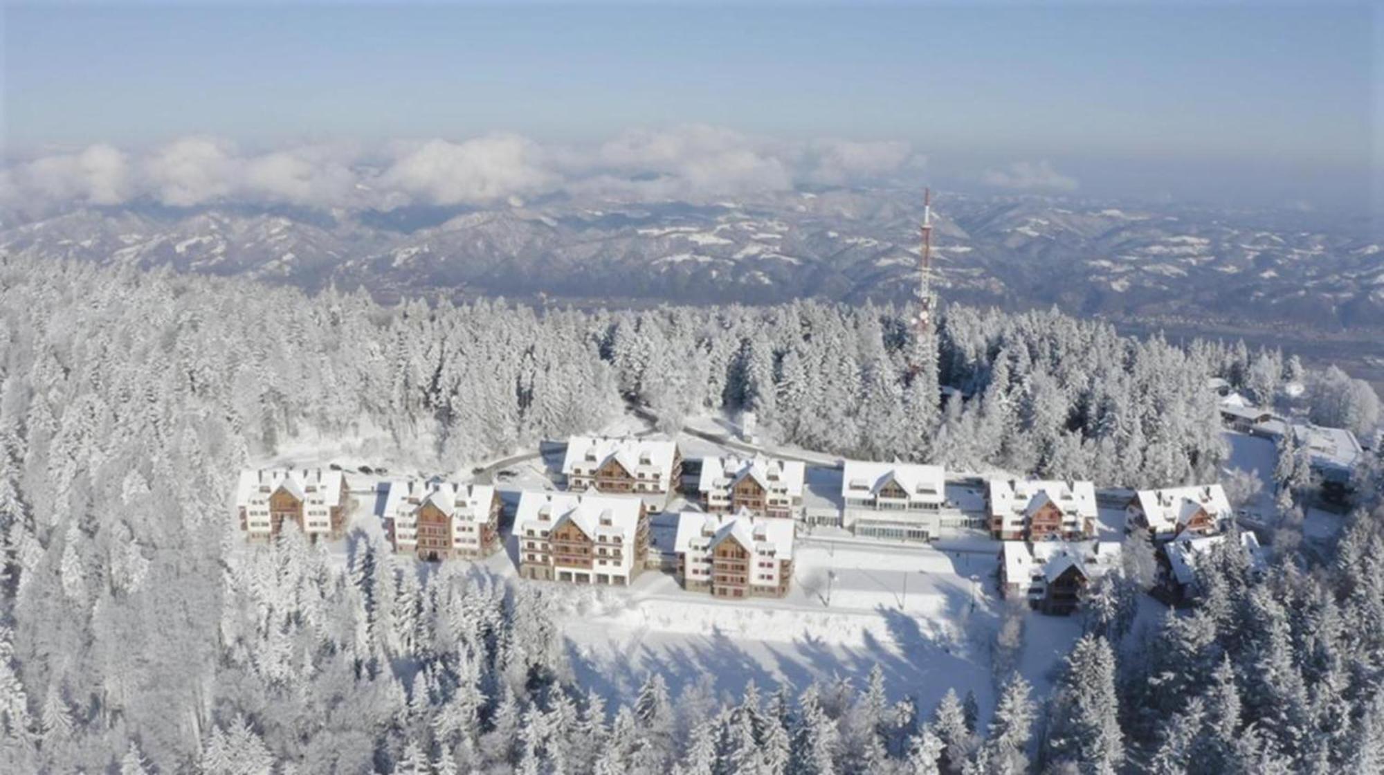 Pohorje Village Wellbeing Resort - Forest Apartments Videc Hocko Pohorje Bagian luar foto